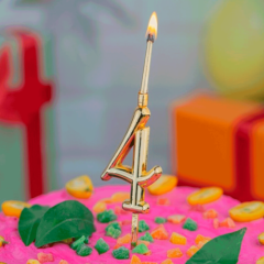 Свеча декоративная Цифра "4" Золотая 